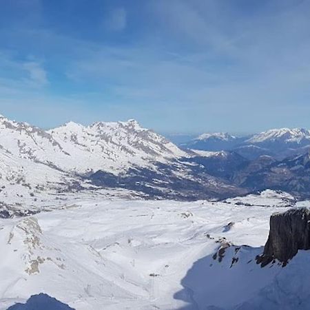 Appartement Au Pied Des Pistes La Joue du Loup Bagian luar foto