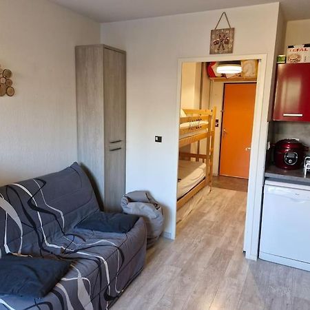 Appartement Au Pied Des Pistes La Joue du Loup Bagian luar foto