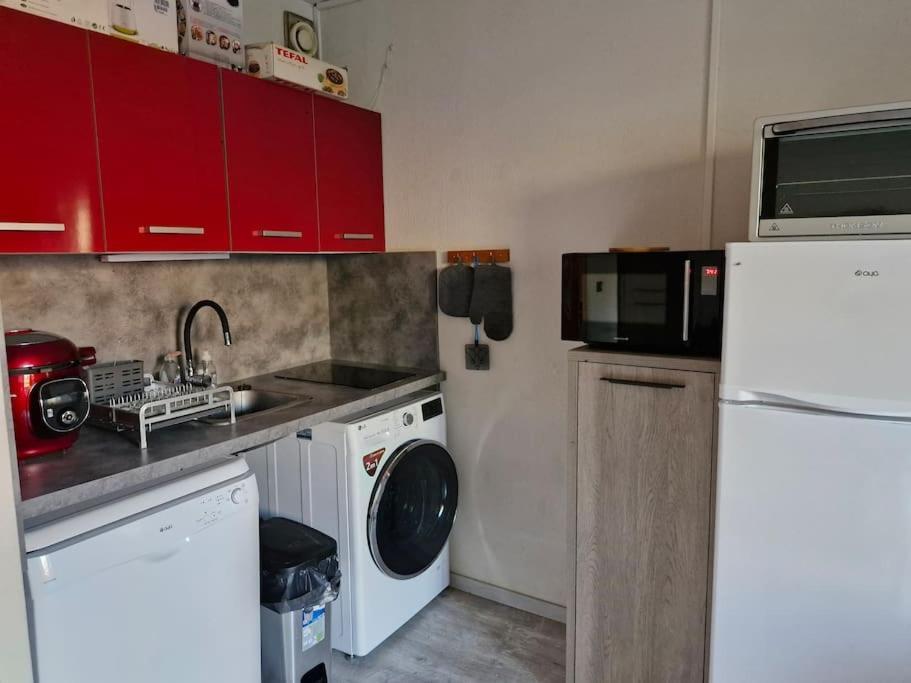 Appartement Au Pied Des Pistes La Joue du Loup Bagian luar foto