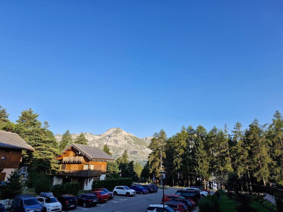 Appartement Au Pied Des Pistes La Joue du Loup Bagian luar foto